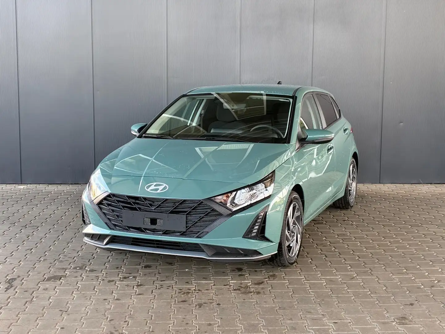 Hyundai i20 Pure 1.2 MPI / Navi PDC Hinten + Kamera Abgedun... Grün - 1