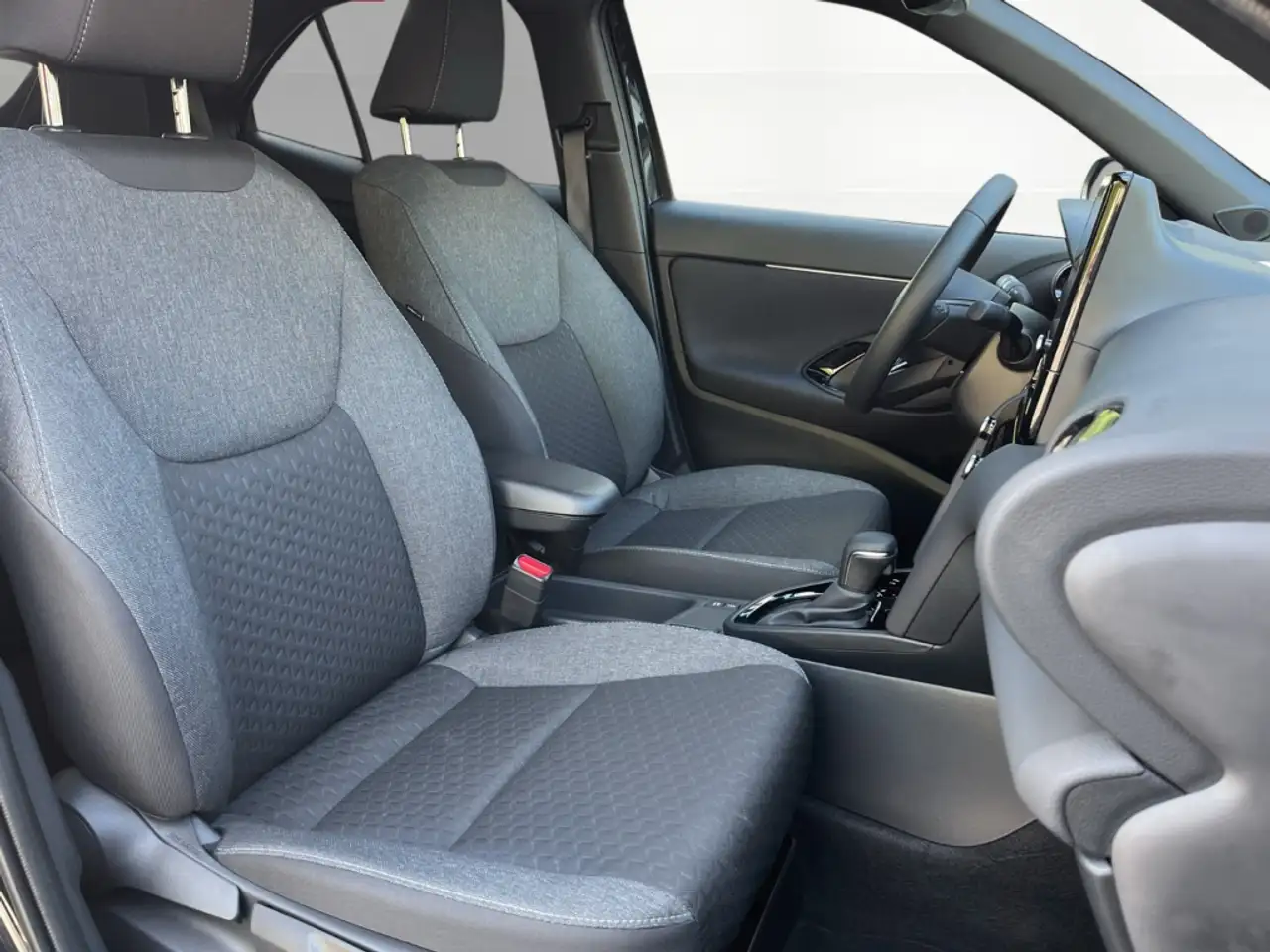 Toyota Yaris Cross 1.5 Hybrid 4x2 Teamplayer +Kamera +Winter-Paket 14