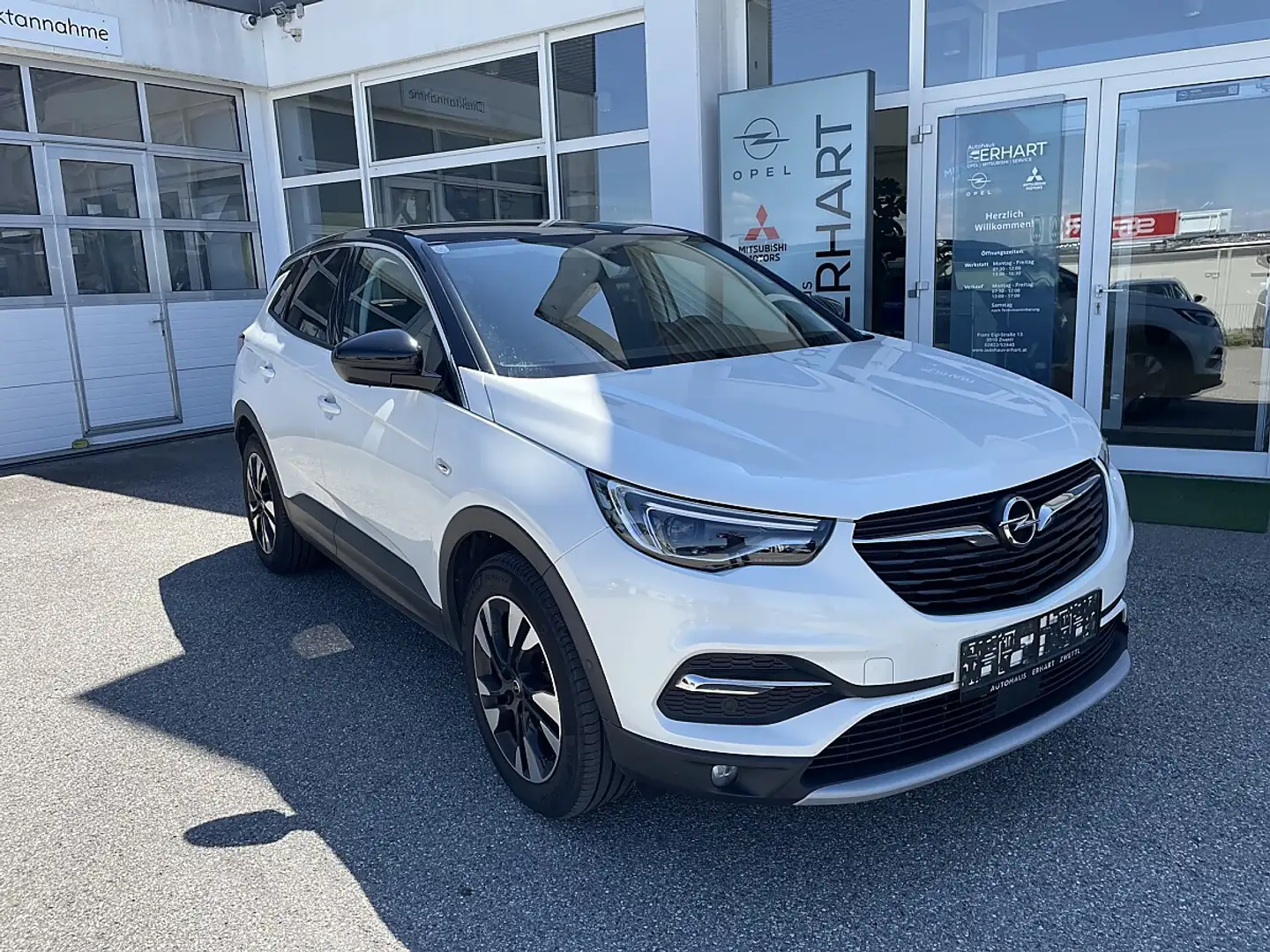 Opel Grandland X 1,5 CDTI BlueInj. Ultimate Aut. Start/Stopp Weiß - 2