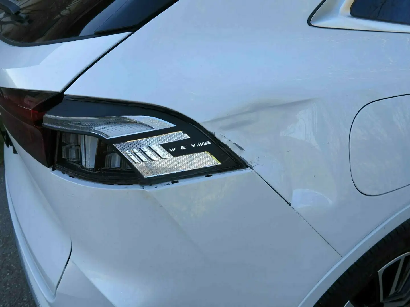 GWM WEY 05 2.0 PHEV 350 kW Premium, mit Schaden. Weiß - 2