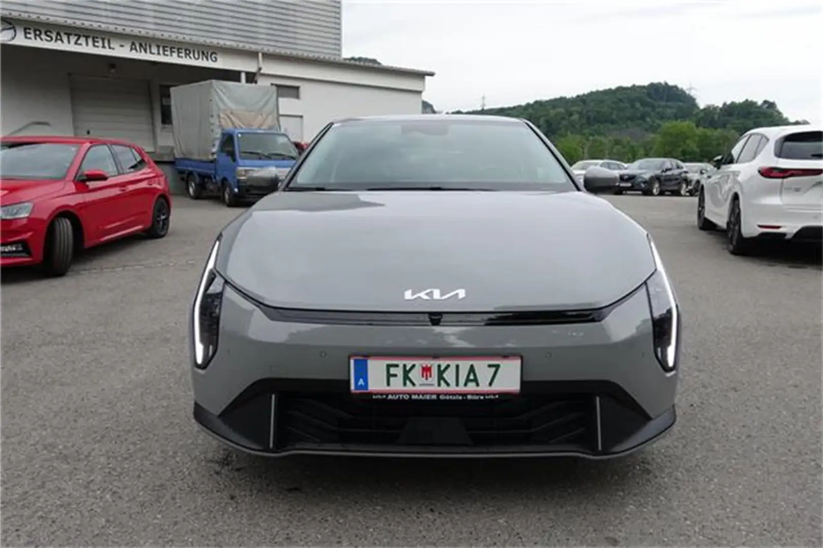 Kia EV4 HB FWD 81,4kWh Earth Plus Grau - 2