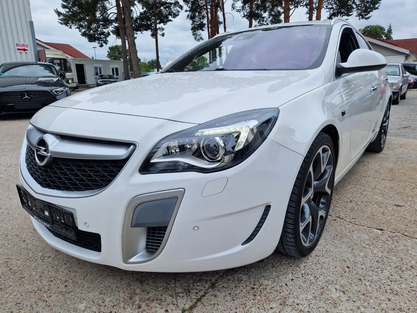 Opel Insignia INSiGNiA A SPORTS TOURER OPC *UNLiMiTED* 4x4 EU6 Weiß - 1