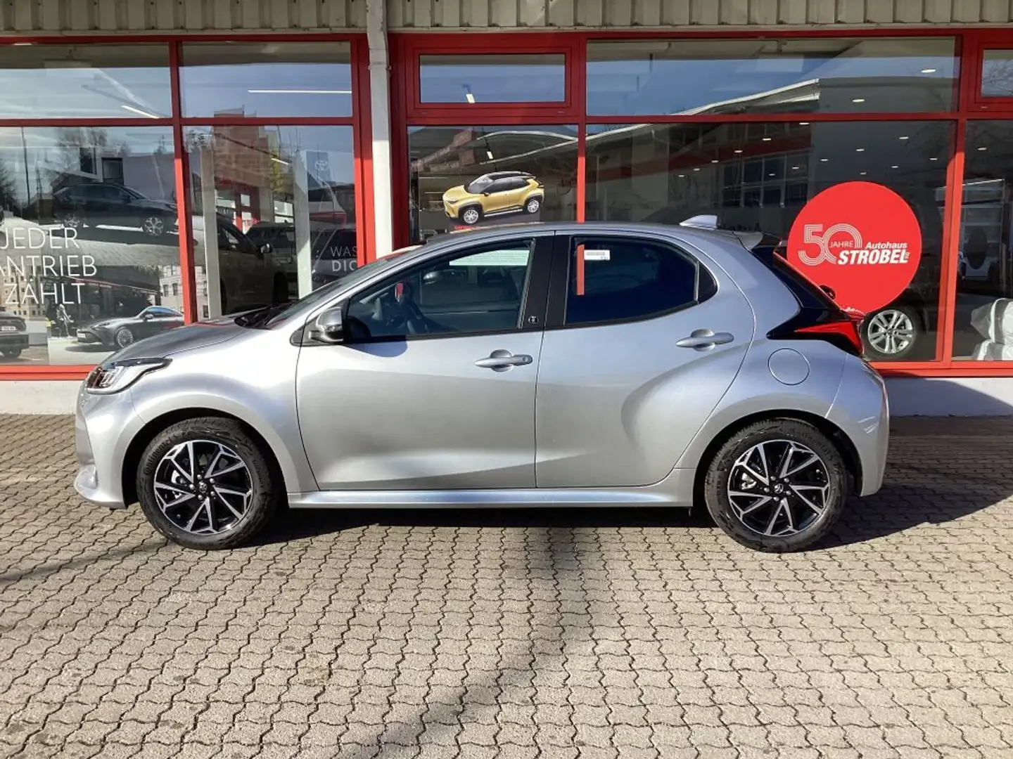 Toyota Yaris Hybrid 116 1.5 VVT-i Teamplayer - 2