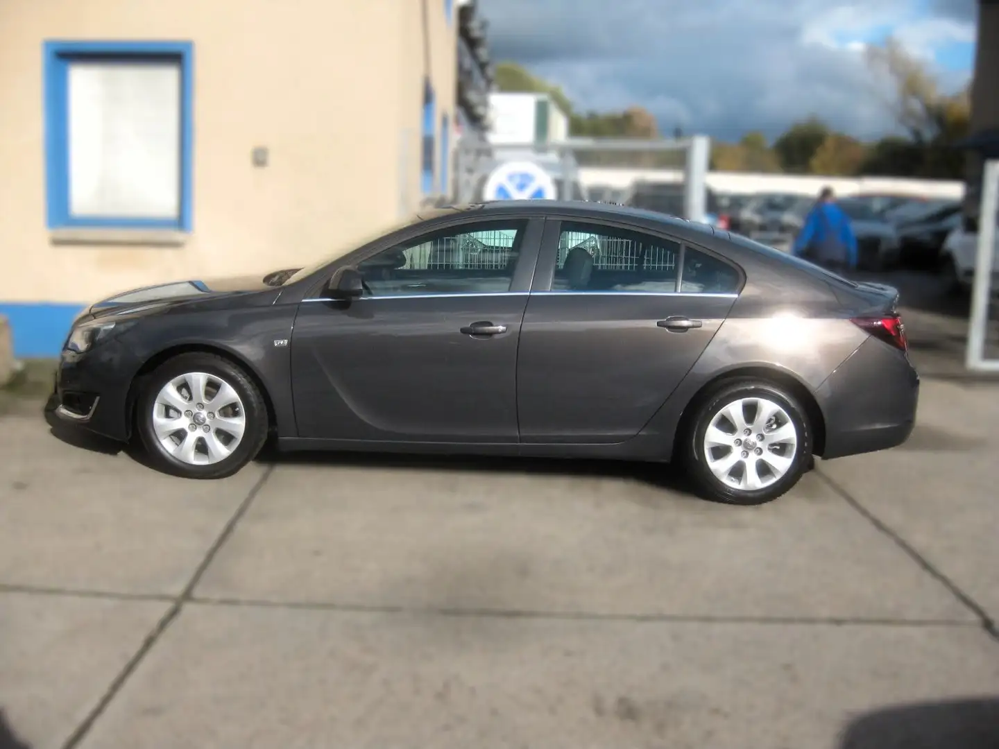Opel Insignia A Lim. Edition , Service + TÜV neu * Grau - 1
