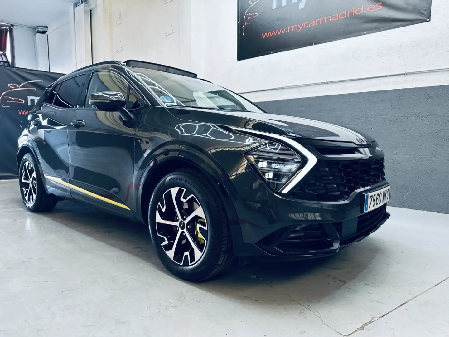 Kia Sportage 1.6 T-GDi HEV Tech Gris - 2