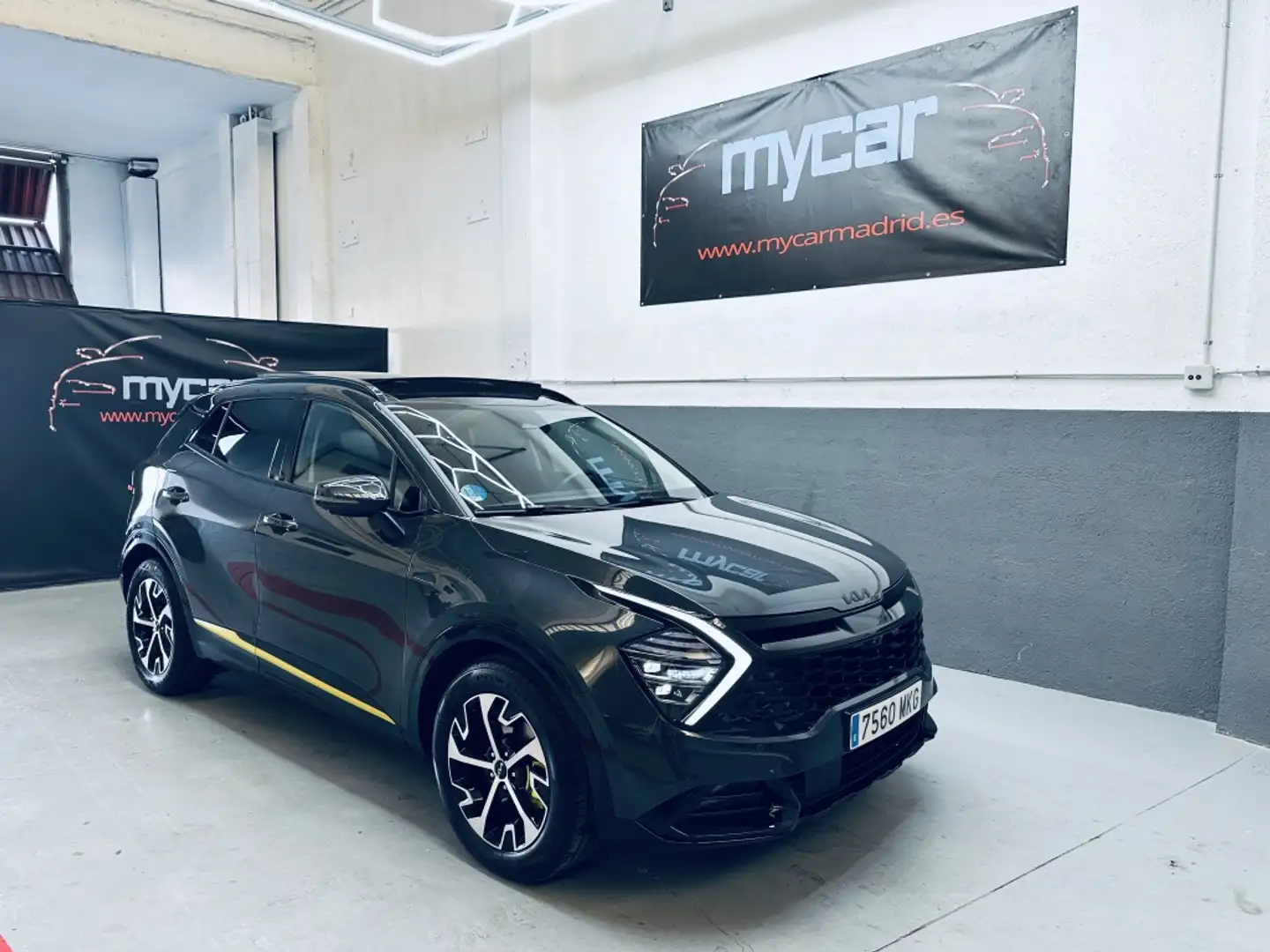 Kia Sportage 1.6 T-GDi HEV Tech Gris - 1