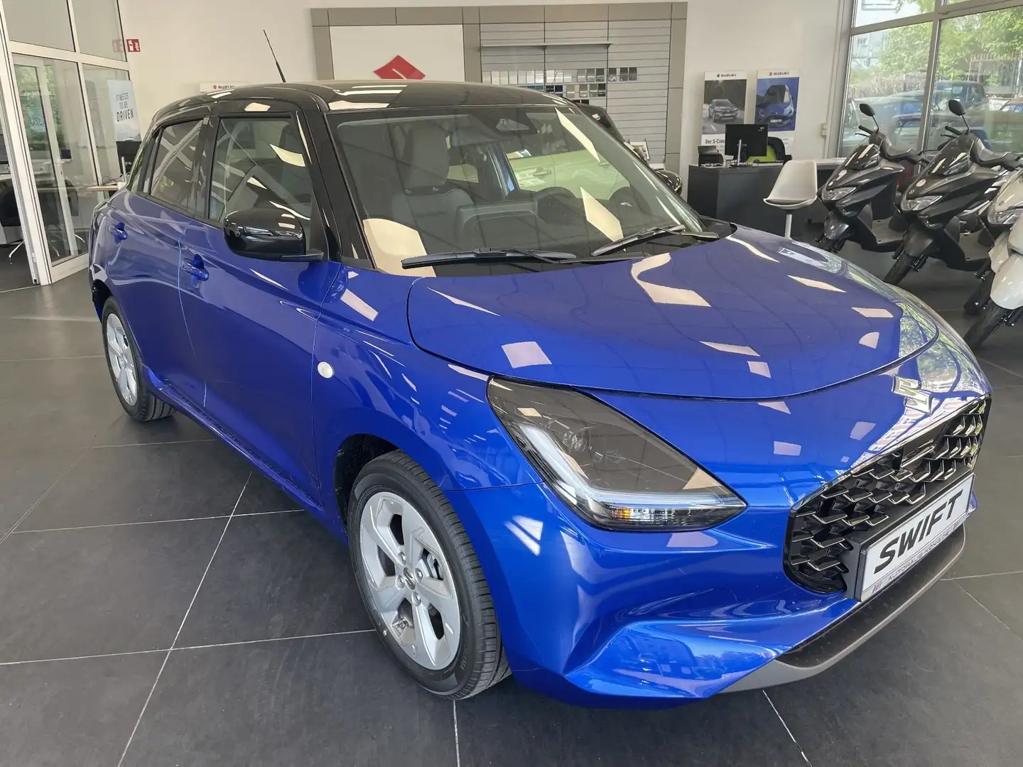 Suzuki Swift Automatik Schwarz - 2