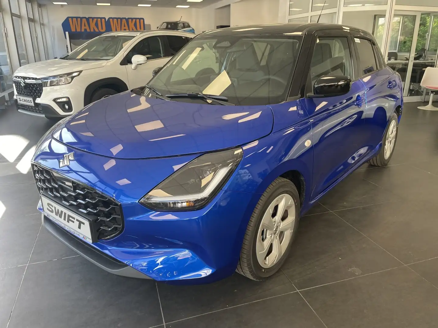 Suzuki Swift Automatik Schwarz - 1