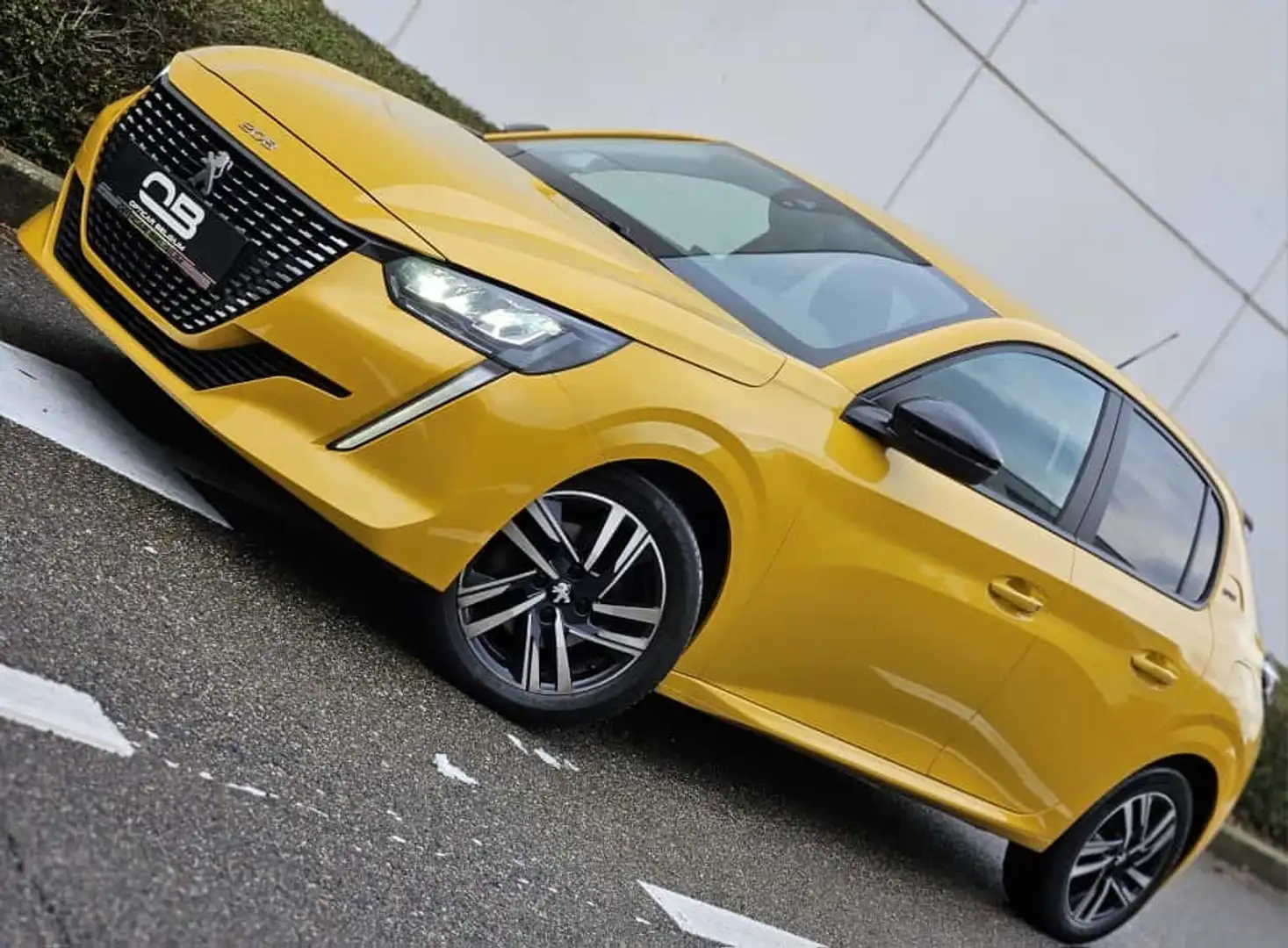Peugeot 208 *** 1.5 Hdi - 2023 - camera - Garantie *** Jaune - 1
