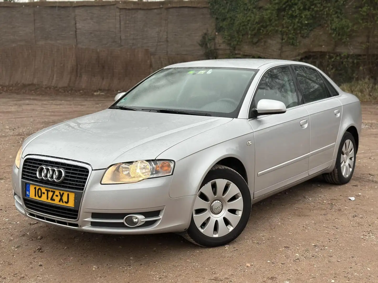 Audi A4 Limousine 1.6 Pro Line Business AIRCO PSENSOR STOE Grau - 1