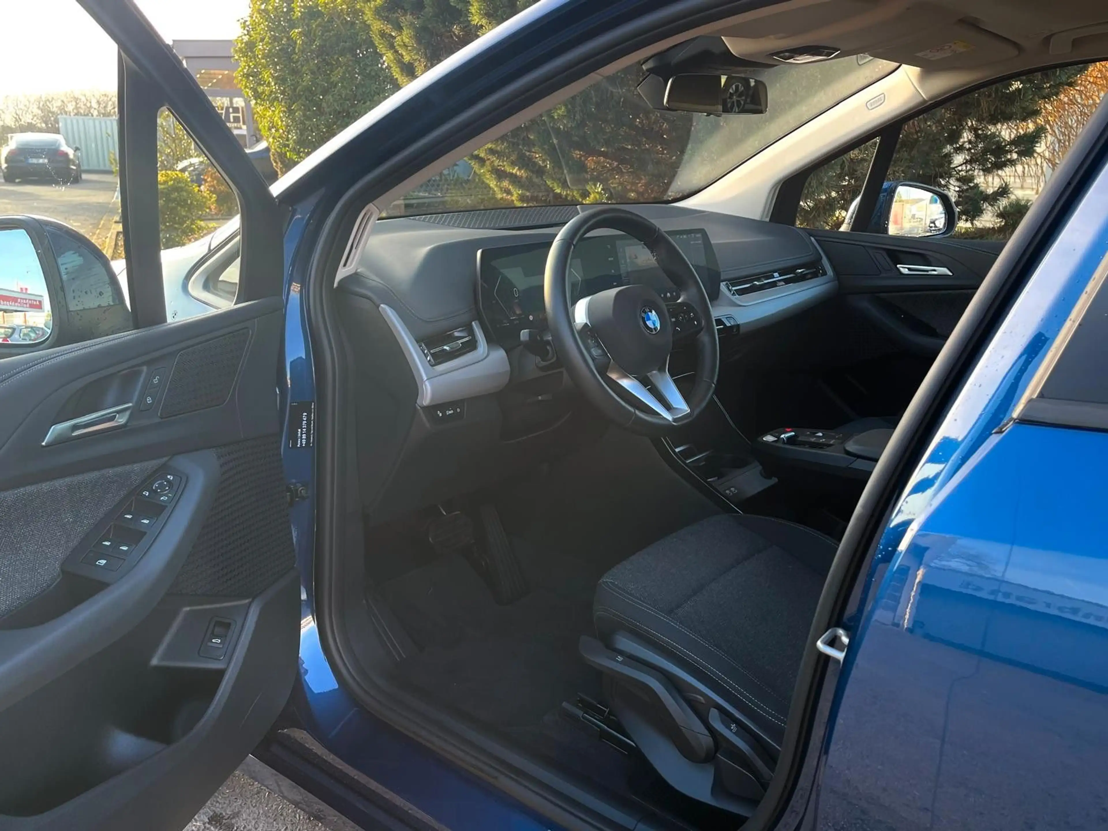 BMW 216 i Active Tourer — photo 8