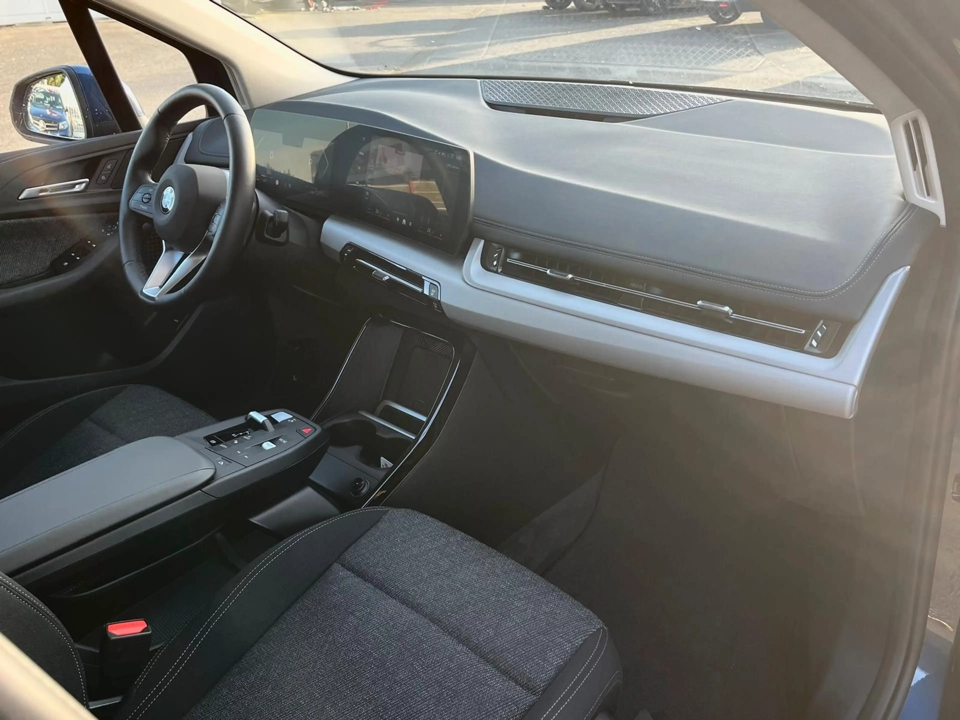 BMW 216 i Active Tourer — photo 15