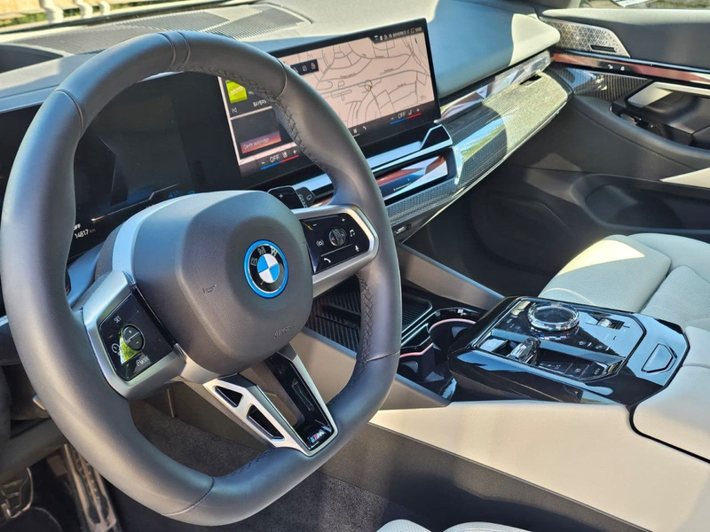 BMW 550 e xDr.T.M Sport PRO IntAktL.PanoD.B+W.AHK 21" — photo 12