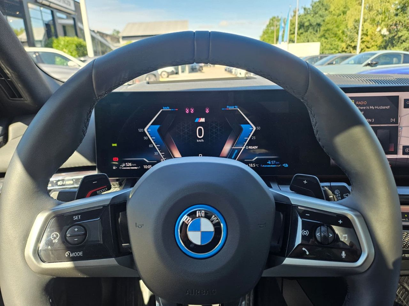 BMW 550 e xDr.T.M Sport PRO IntAktL.PanoD.B+W.AHK 21" — photo 13