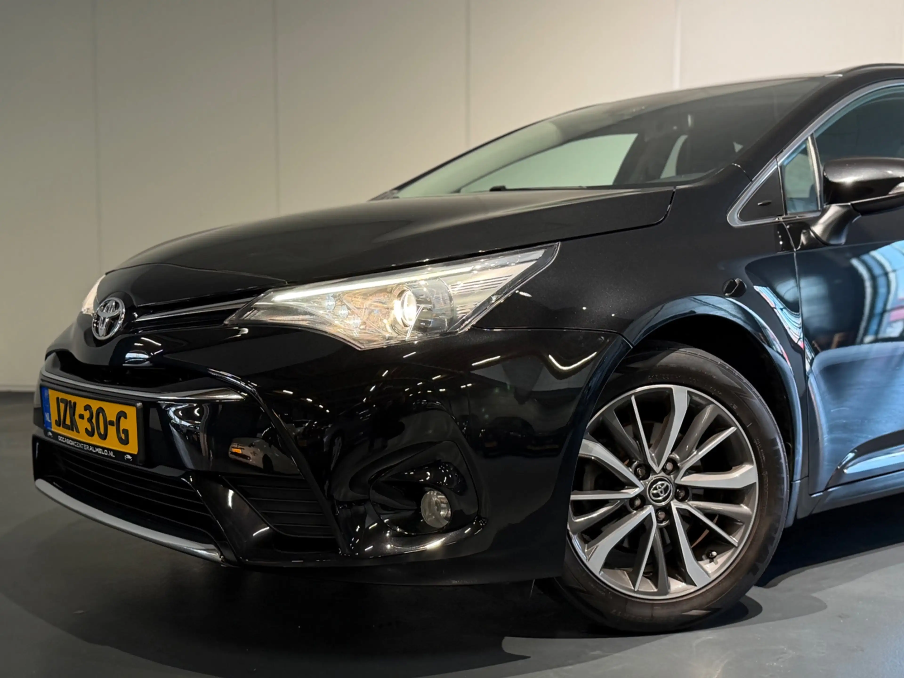 Toyota Avensis Touring Sports 1.8 VVT-i Business Plus AUT /Clima/ — photo 7