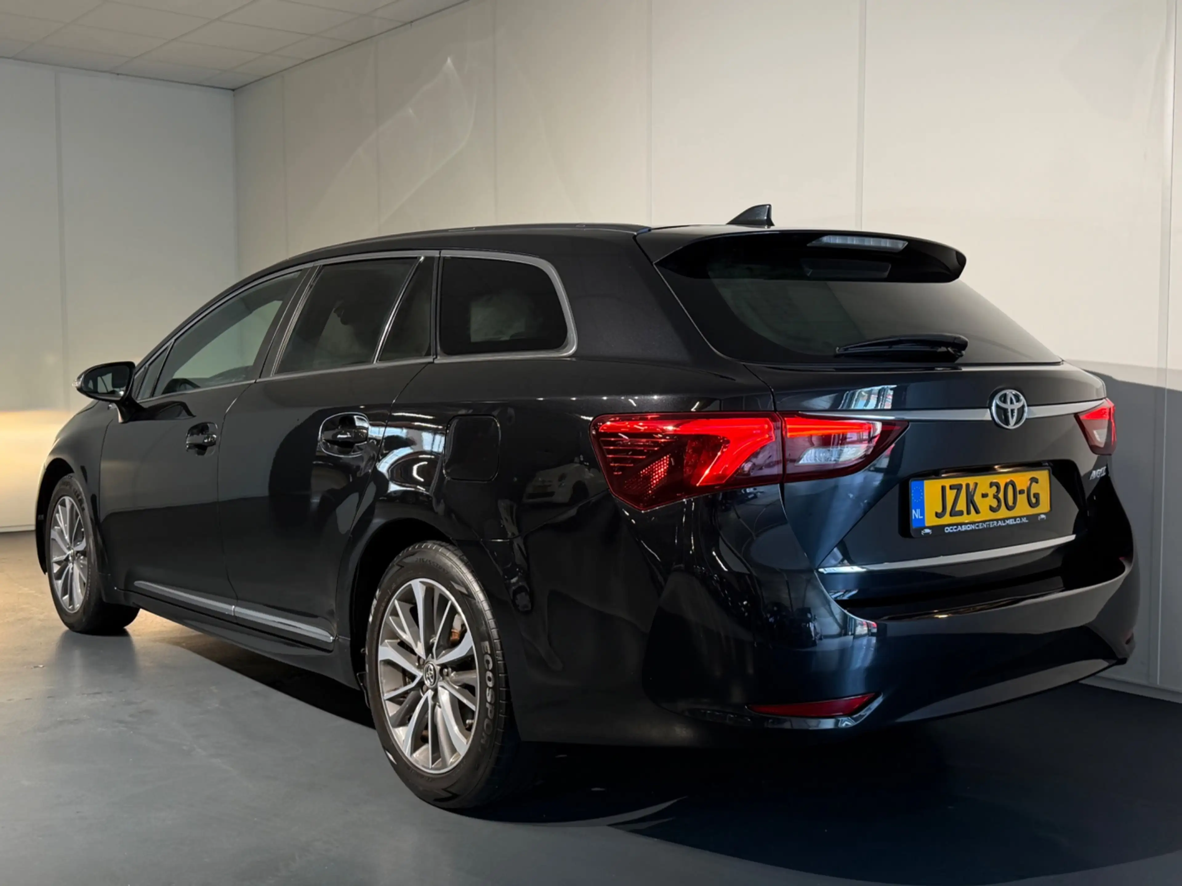 Toyota Avensis Touring Sports 1.8 VVT-i Business Plus AUT /Clima/ — photo 10
