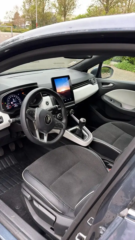 Renault Clio Citadine 3 portes — photo 3
