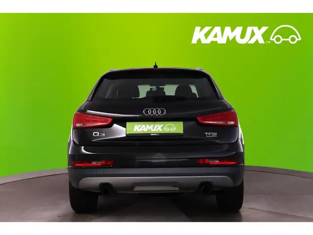 Audi Q3 view 5