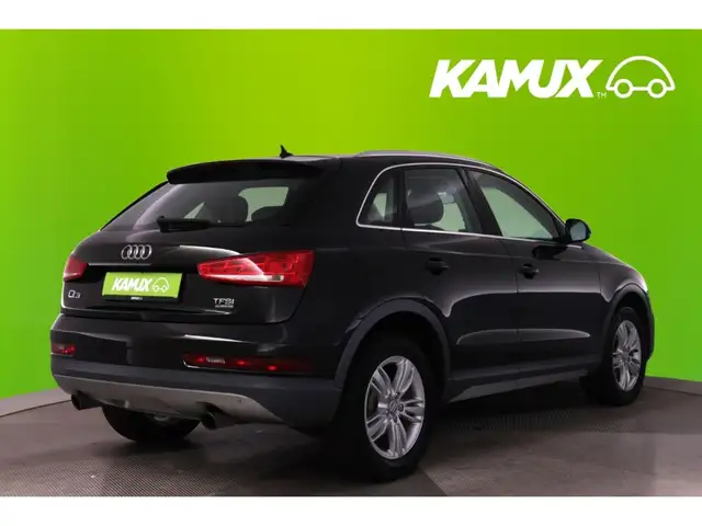 Audi Q3 view 4