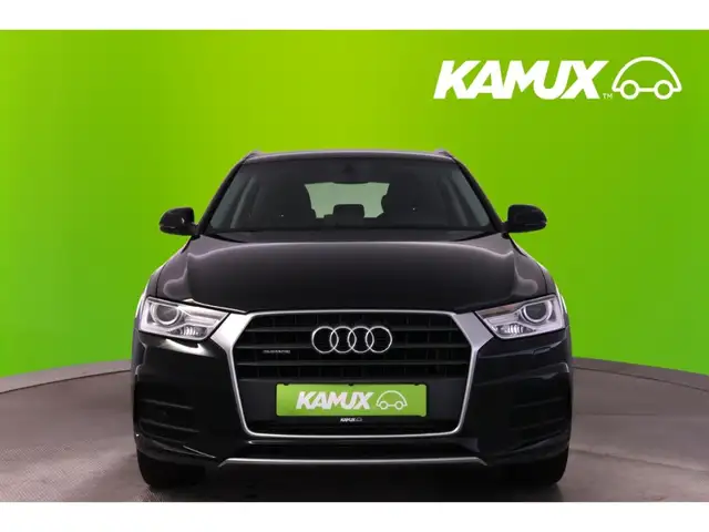 Audi Q3 view 10