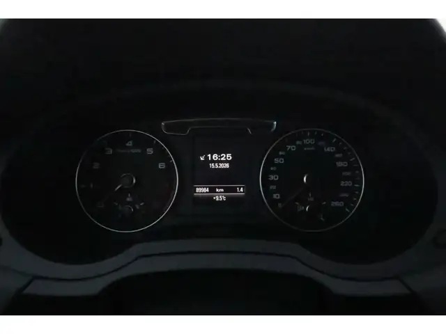 Audi Q3 view 18