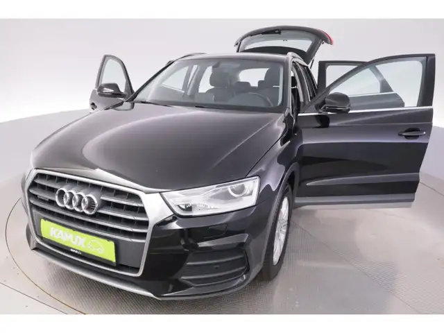 Audi Q3 view 22