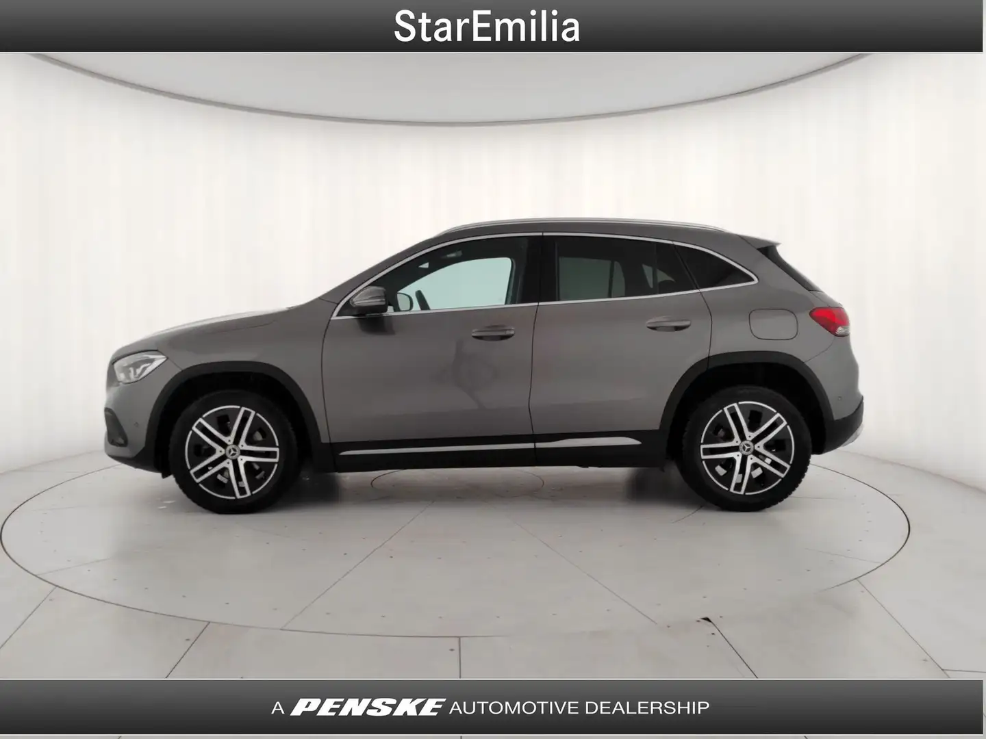 Mercedes-Benz GLA 200 GLA 200 d Automatic Sport Gris - 2