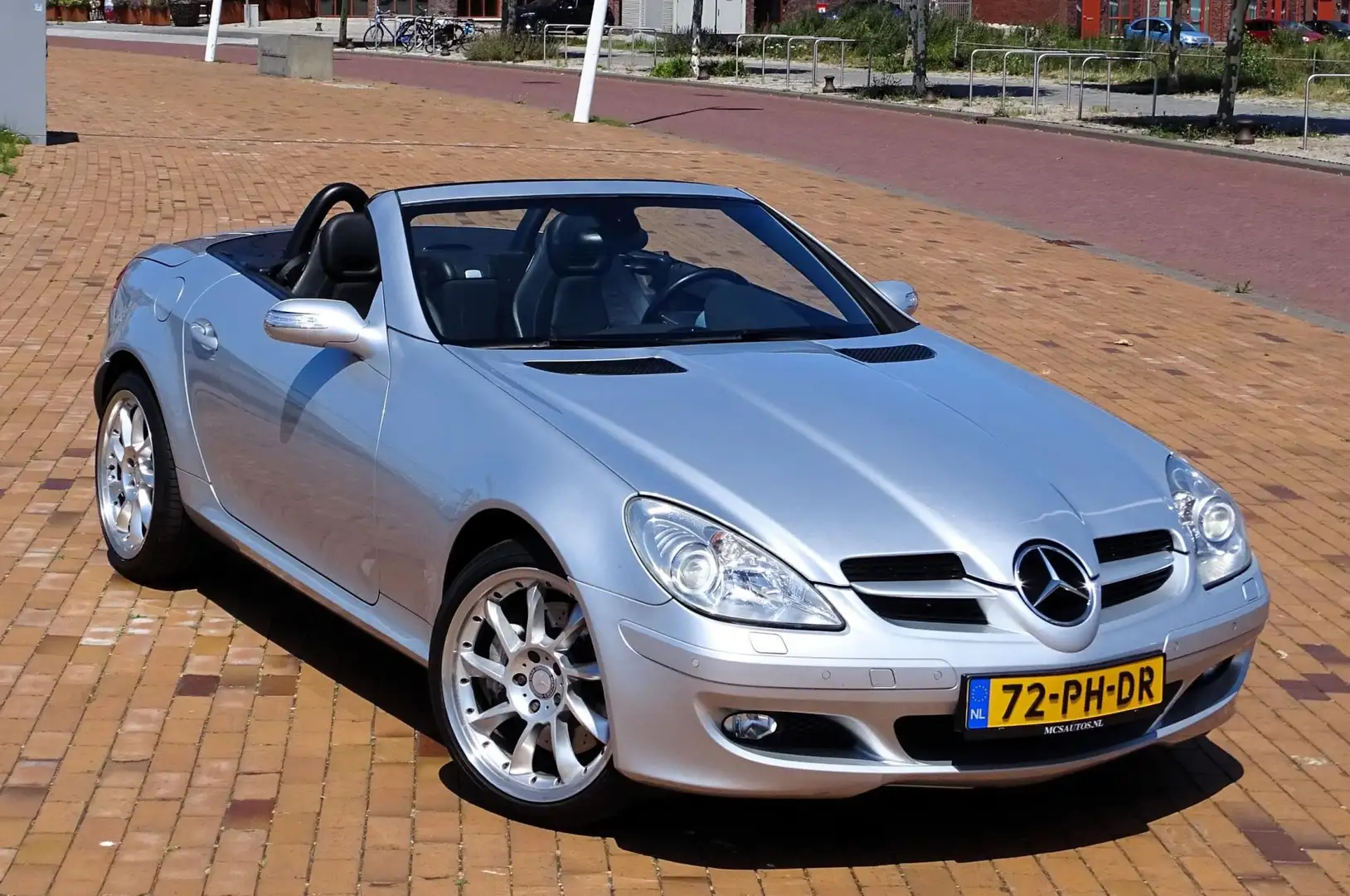 Mercedes-Benz SLK 350 272pk Aut Leer Navi NL auto Grijs - 2