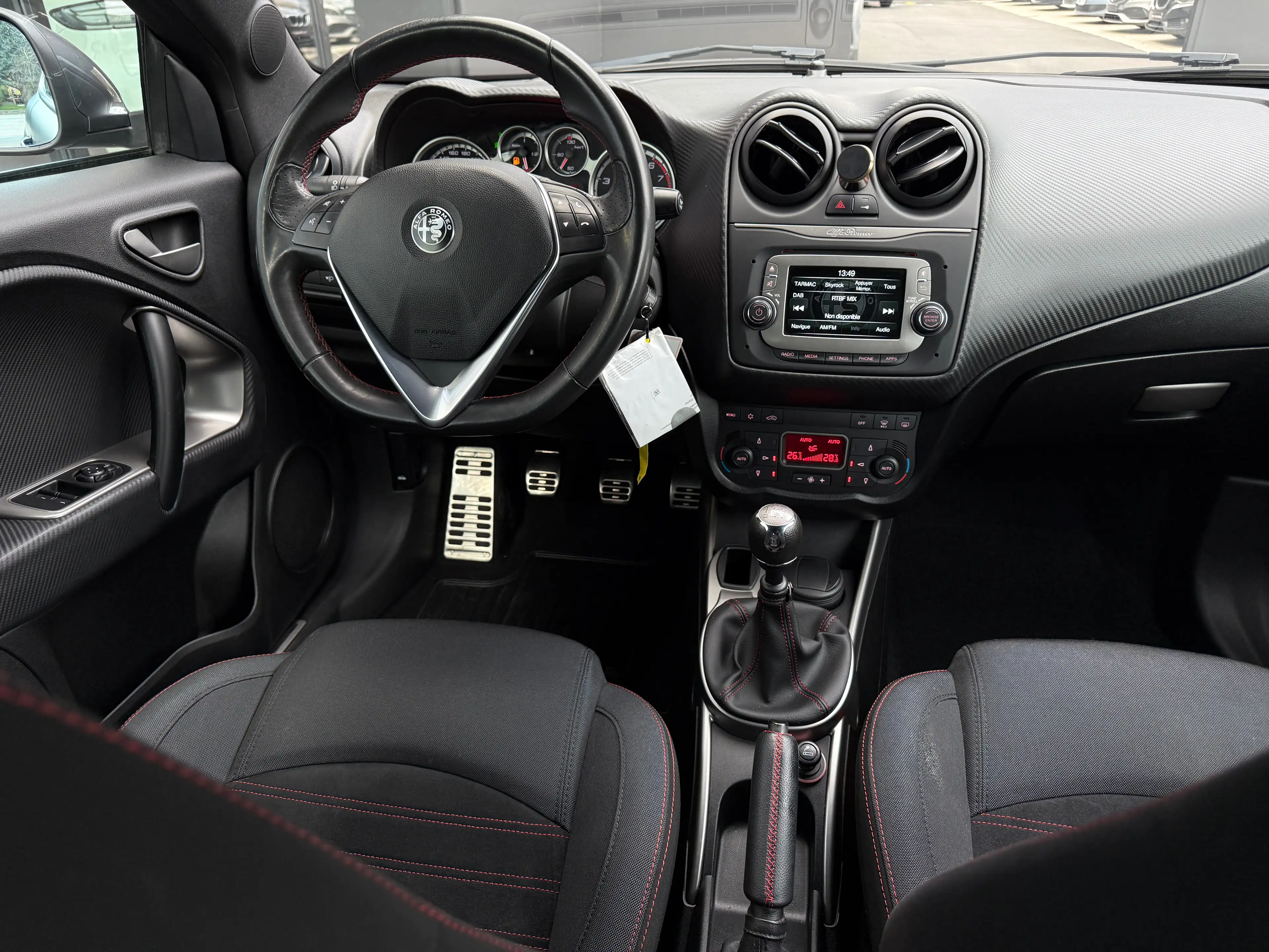 Alfa Romeo MiTo 1.4i 78CV SPORT !! MAT D’ORiGiNE !! CRUiSE CLiM+ — photo 12