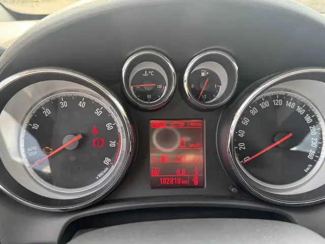 Opel Astra view 7