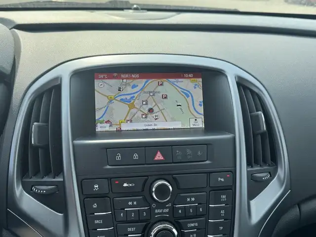 Opel Astra view 8