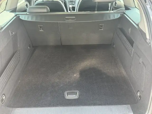Opel Astra view 4