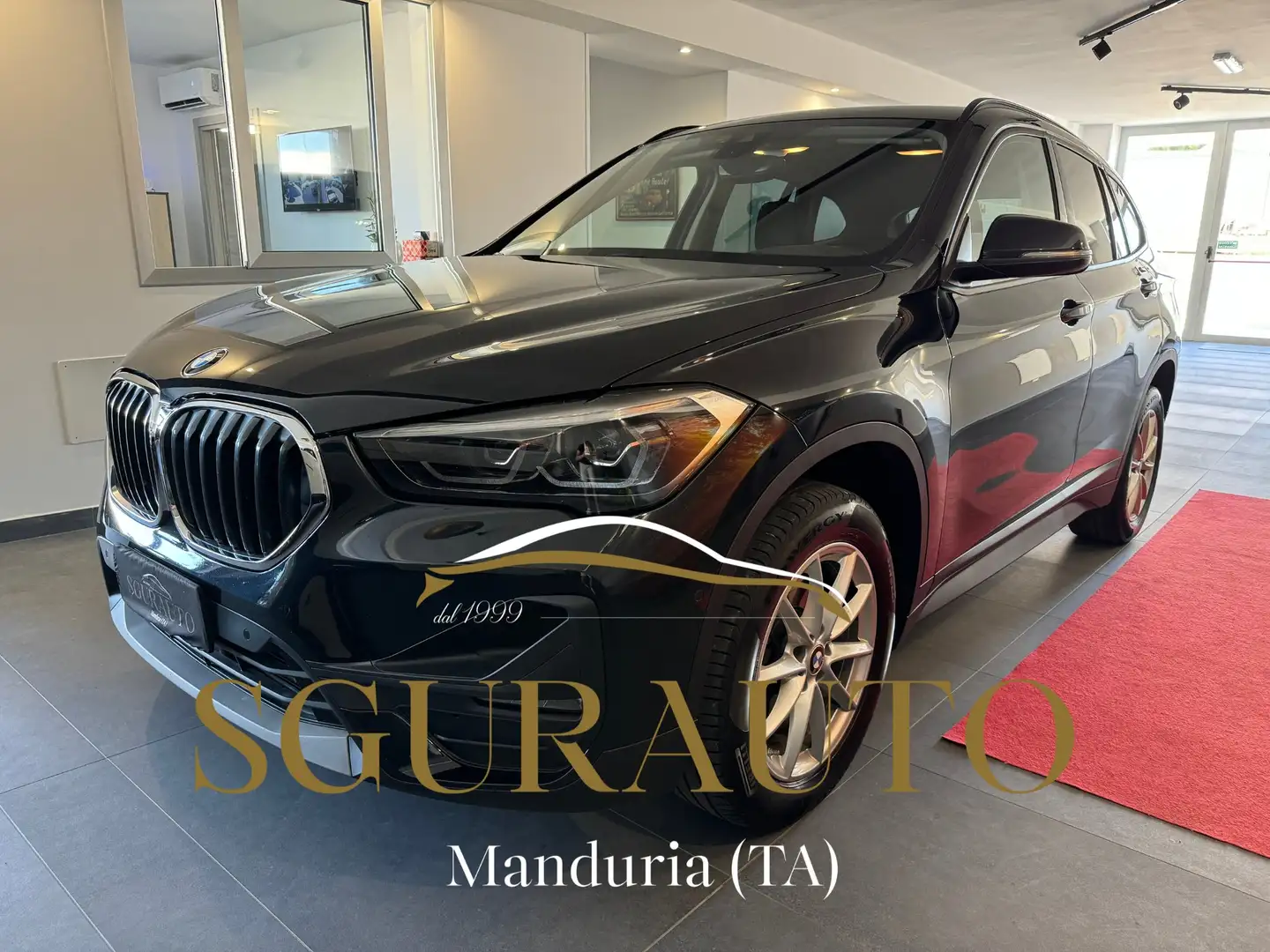 BMW X1 SDRIVE 18D BUSINESS ADVANTAGE 2021 Zwart - 1