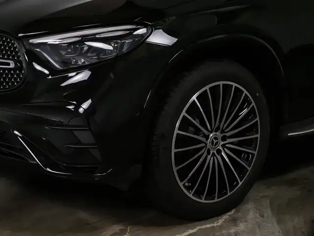 Mercedes-Benz GLC view 4