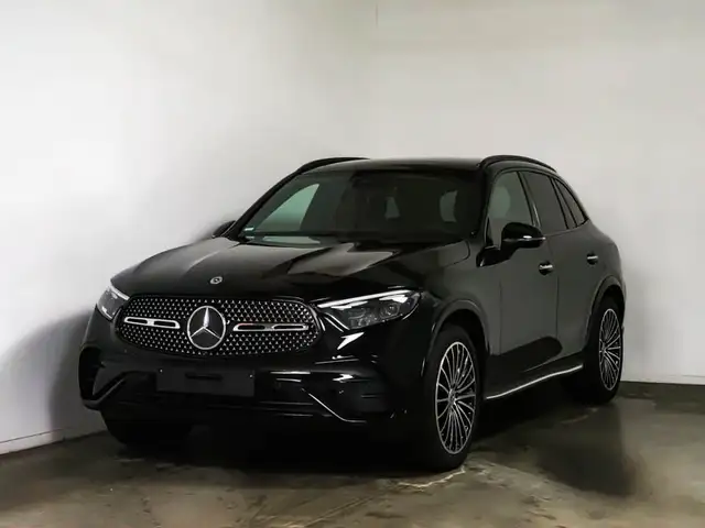 Mercedes-Benz GLC view 2