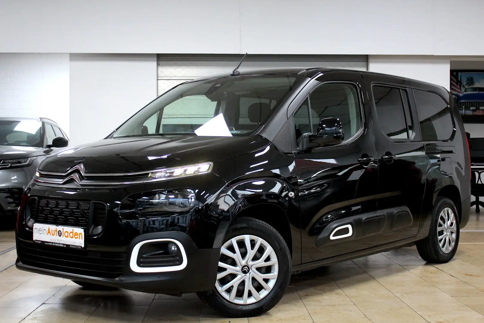 Citroen Berlingo XL Puretech *1.HAND*CAMPING*BETT*NAVI*AHK*KAMERA* Schwarz - 1