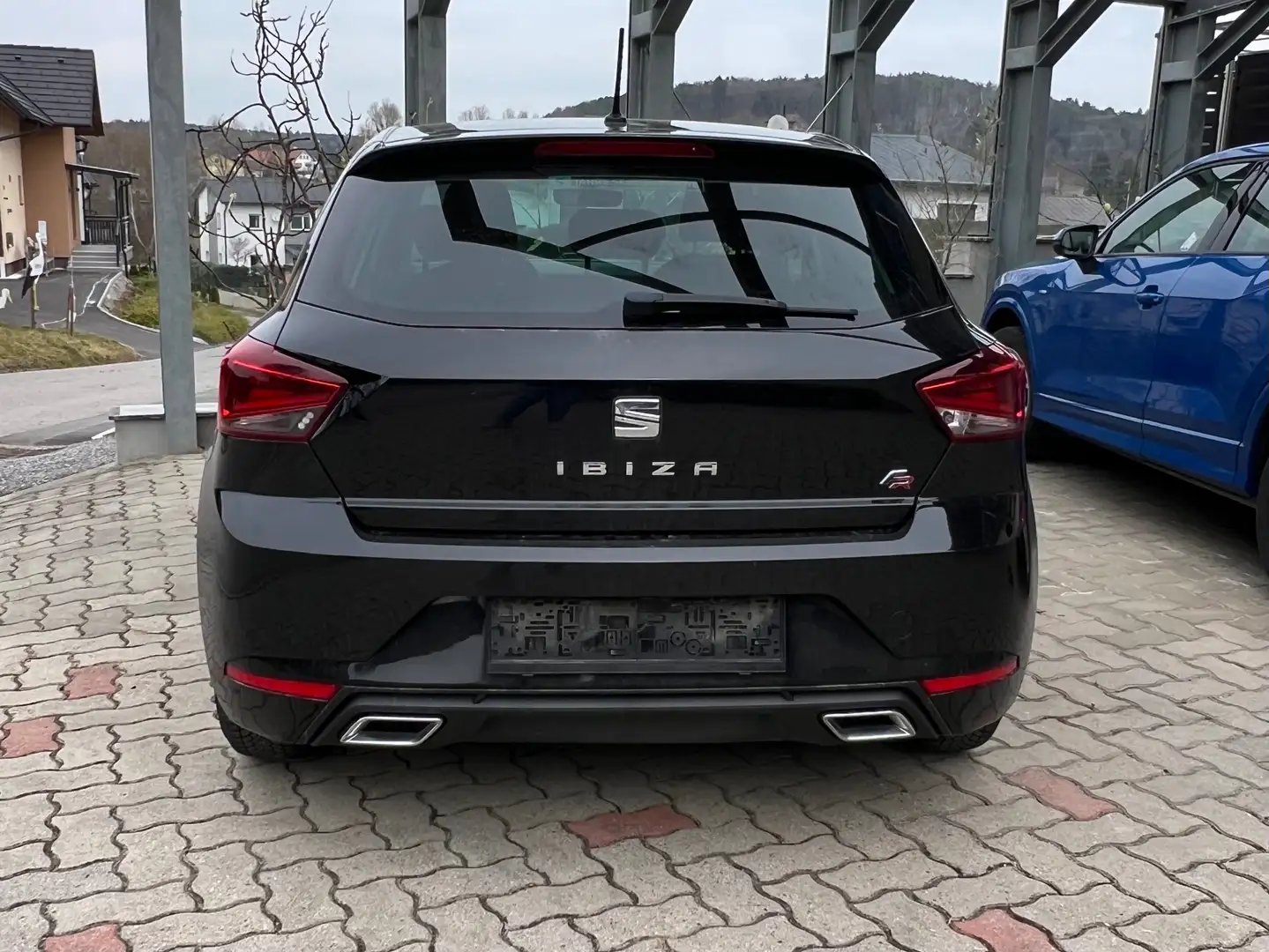 SEAT Ibiza 1,0 ECO TSI FR Schwarz - 2