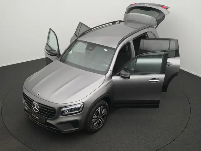 Mercedes-Benz GLB view 14