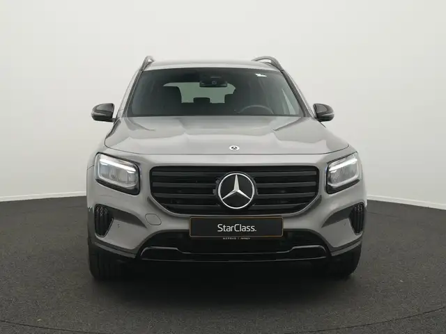 Mercedes-Benz GLB view 2