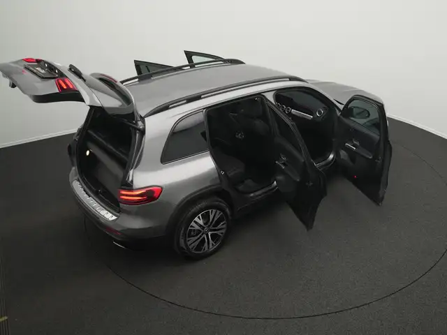 Mercedes-Benz GLB view 15
