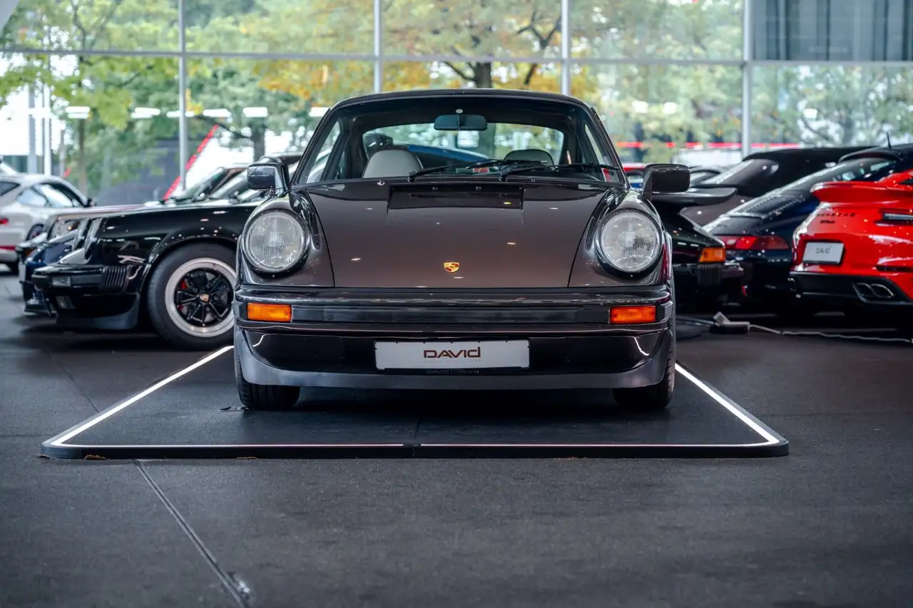 Porsche 911 G-Modell 3.0 SC *Weissach Edition*, foto 2