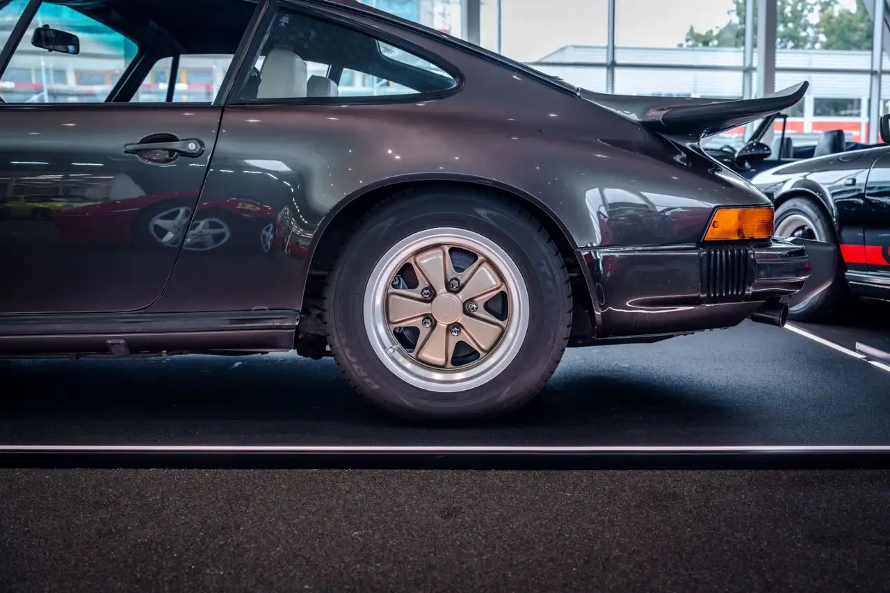 Porsche 911 G-Modell 3.0 SC *Weissach Edition*, foto 4