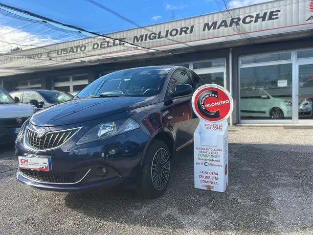 Lancia Ypsilon 0.9 t.air Gold metano 70cv