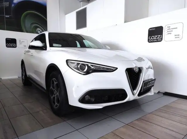 Alfa Romeo Stelvio (AUTOCARRO) 2.2 Turbodiesel 160 CV AT8 RWD Super B