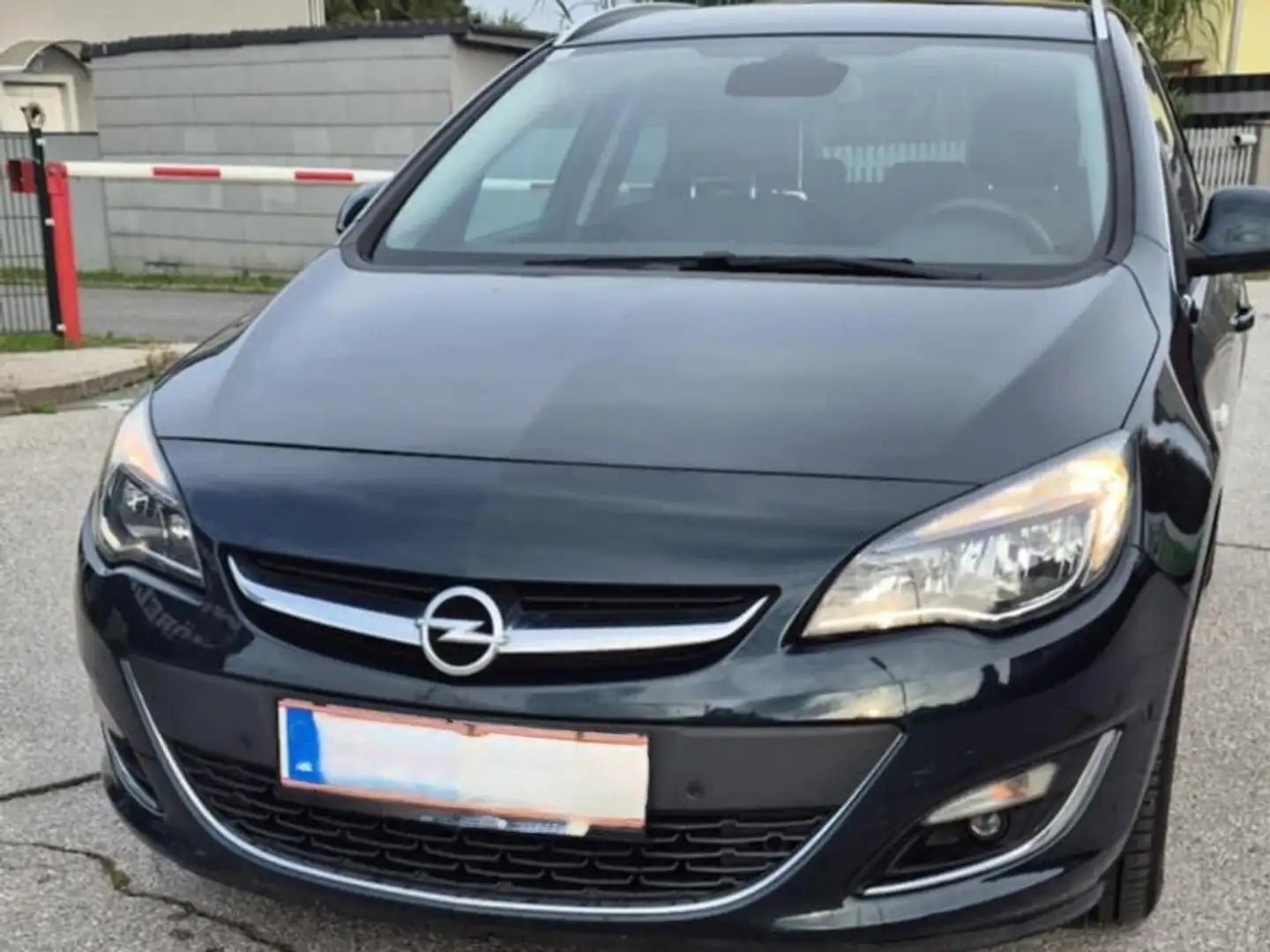 Opel Astra Astra ST 1,7 CDTI ECOTEC Sport Start/Stop Sport Grün - 1
