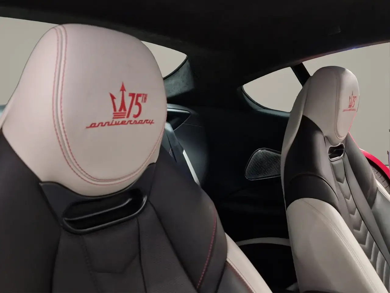 Maserati GranTurismo 2023 — фото 13