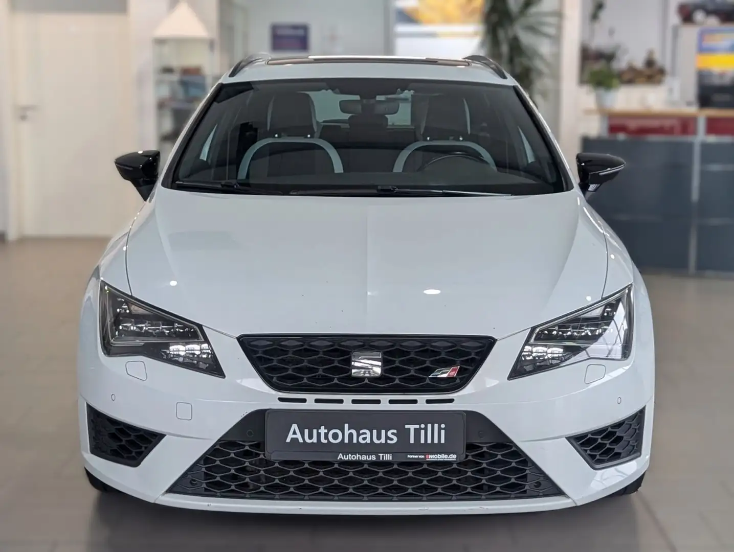 SEAT Leon ST 2.0 TSI Cupra 290 DSG /Pano/SHZ/PDC Weiß - 2
