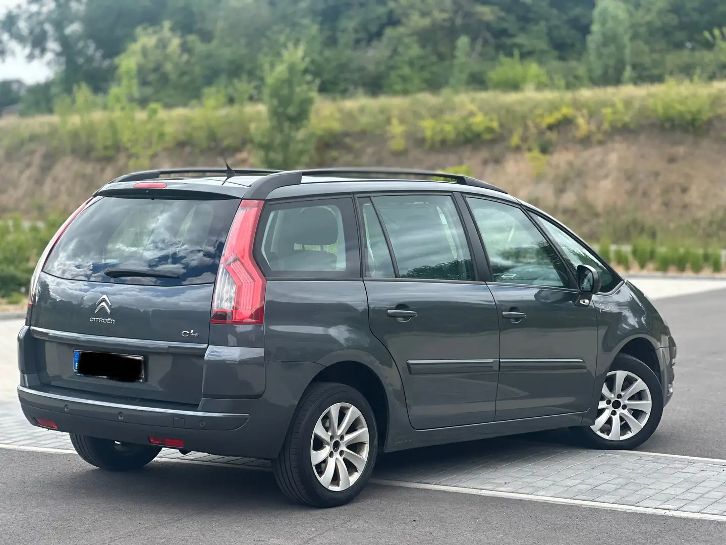 Citroen Grand C4 Picasso 1.6 HDi Exclusive FAP - 2