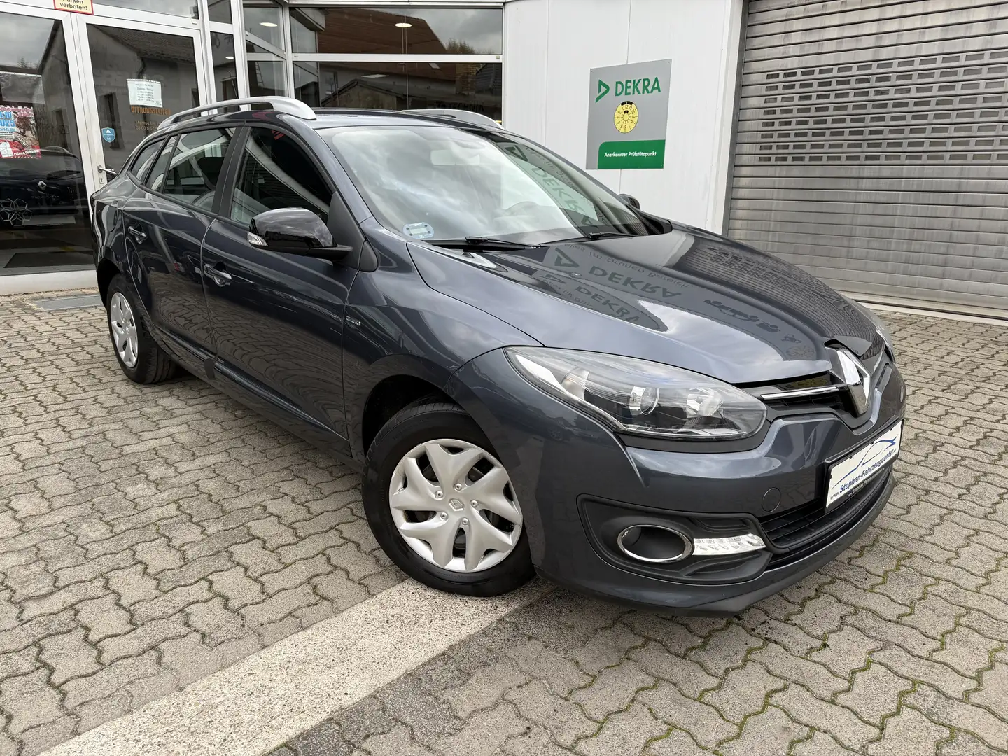 Renault Megane CW Limited mit Klima/Navi/EFH/ZV/ABS/ESP/PDC/SHZ/ Gris - 1