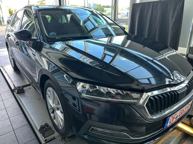 Imagine Skoda Octavia Octavia Combi Diesel IV Combi 2.0 TDI DSG Style